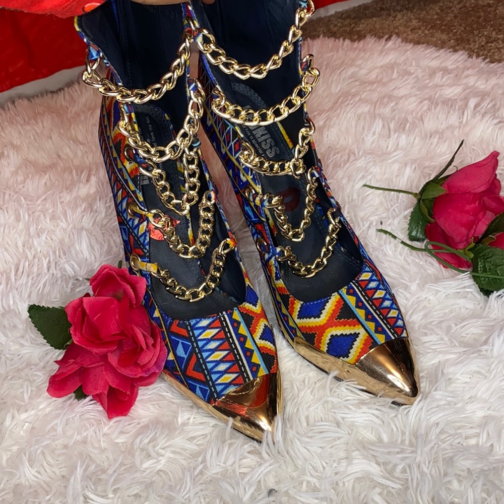 Women’s Multi Color Heels W/Gold Accent